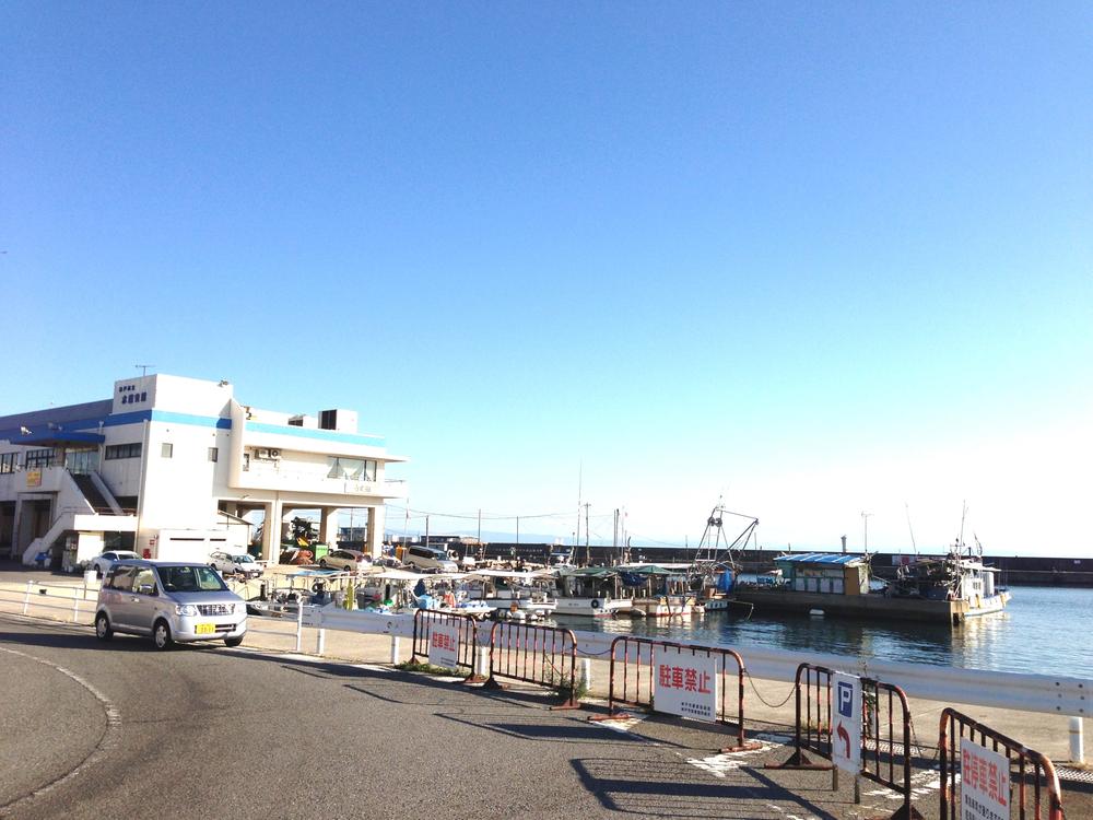 Other. Location that can feel the port town "Tarumi". You can also enjoy fishing on foot. 