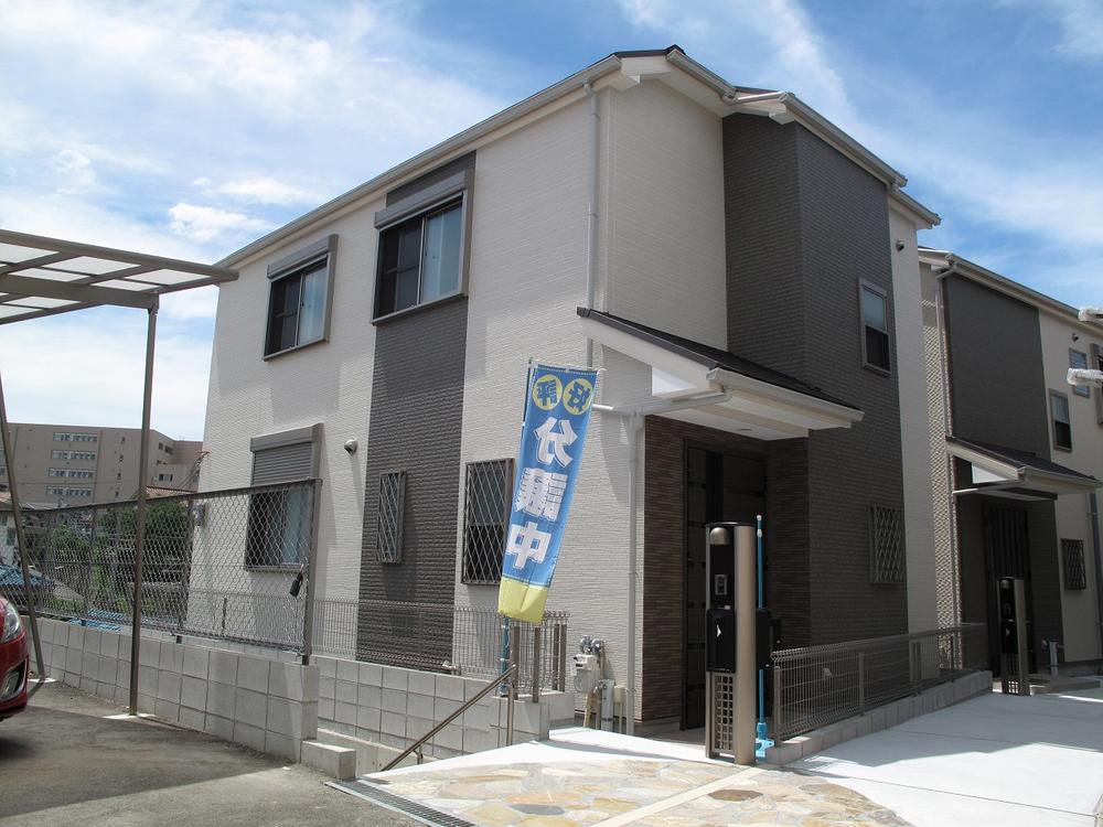 Local appearance photo. White was the keynote, Neat appearance is the mainstream of the series.