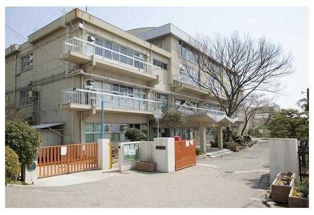 Primary school. 293m to Kobe Maiko Elementary School