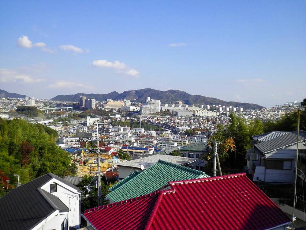 View photos from the dwelling unit. View from the site (November 2013) Shooting