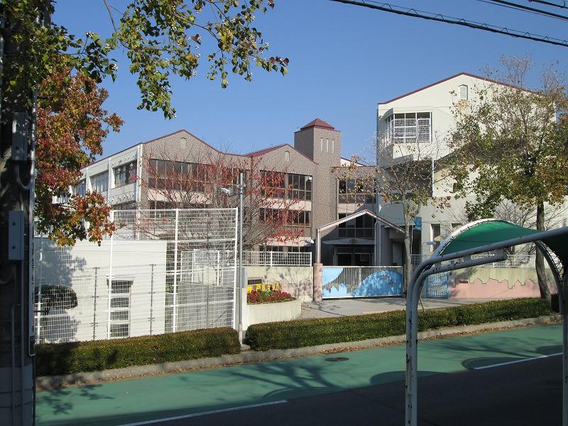 Primary school. 611m to Kobe Municipal Tamon Higashi Elementary School