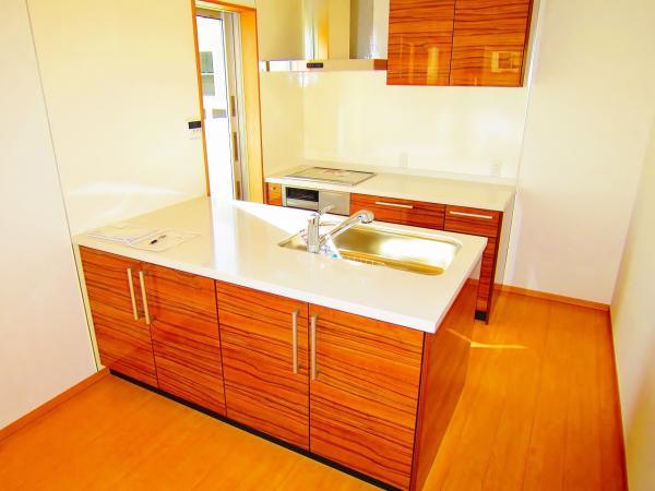 Same specifications photo (kitchen)