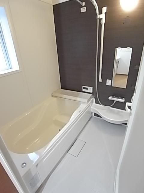 Same specifications photo (bathroom)