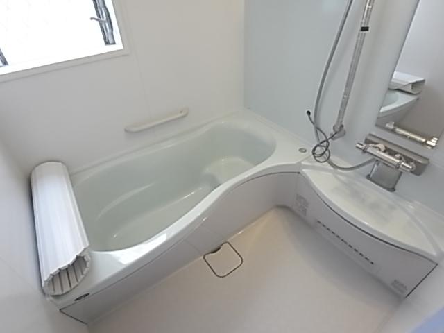 Same specifications photo (bathroom)