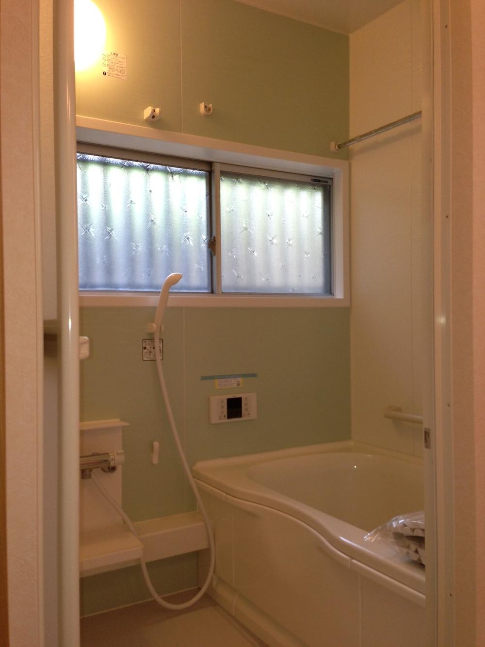 Bathroom. Indoor (October 2012) with photographing unit replacement "bathroom dryer)
