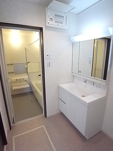 Wash basin, toilet