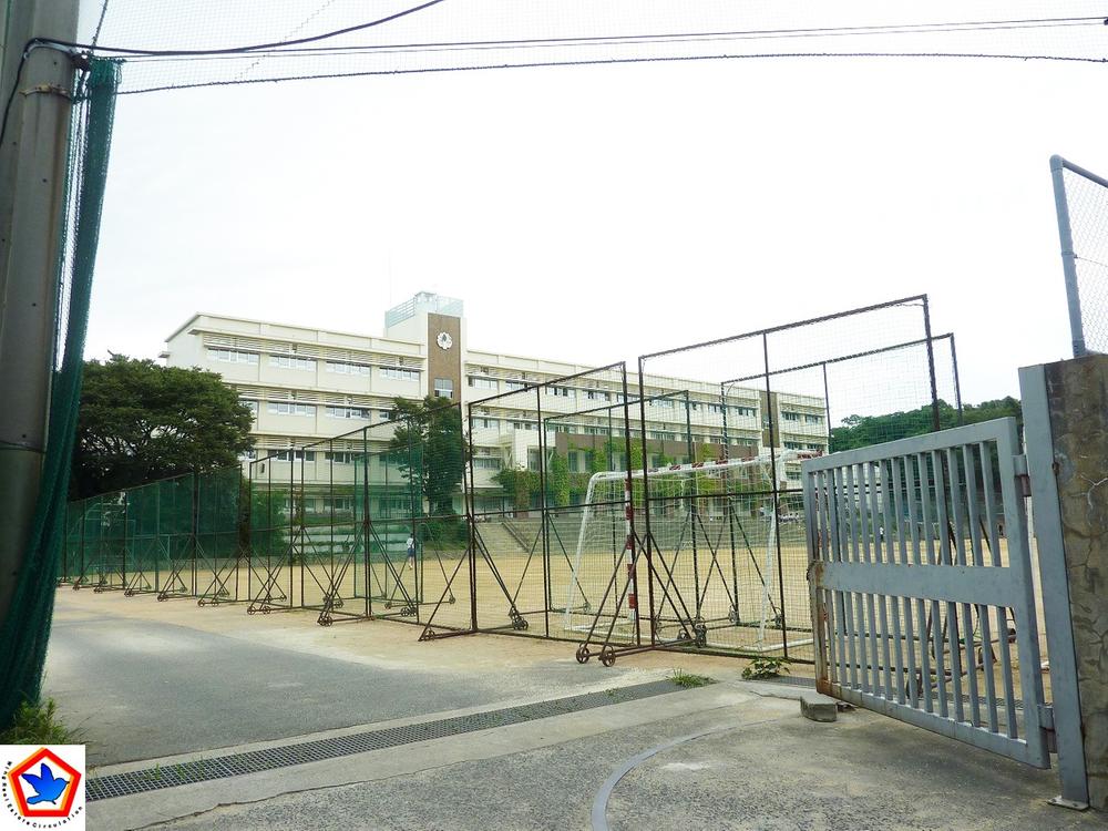Junior high school. 1800m to Kobe Municipal Tamon Higashi Junior High School