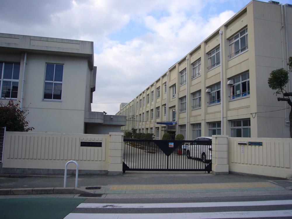 Primary school. 9720m to Kobe Maiko Elementary School