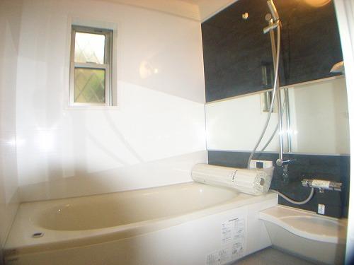 Same specifications photo (bathroom)