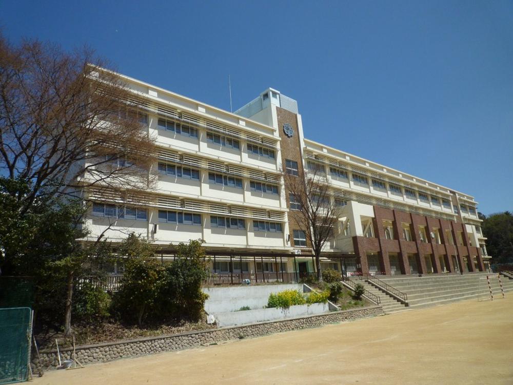 Junior high school. 560m to Kobe Municipal Tamon Higashi Junior High School