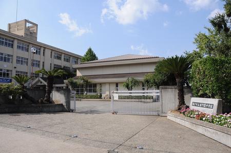 Junior high school. 3078m to Kobe Municipal Hontamon junior high school