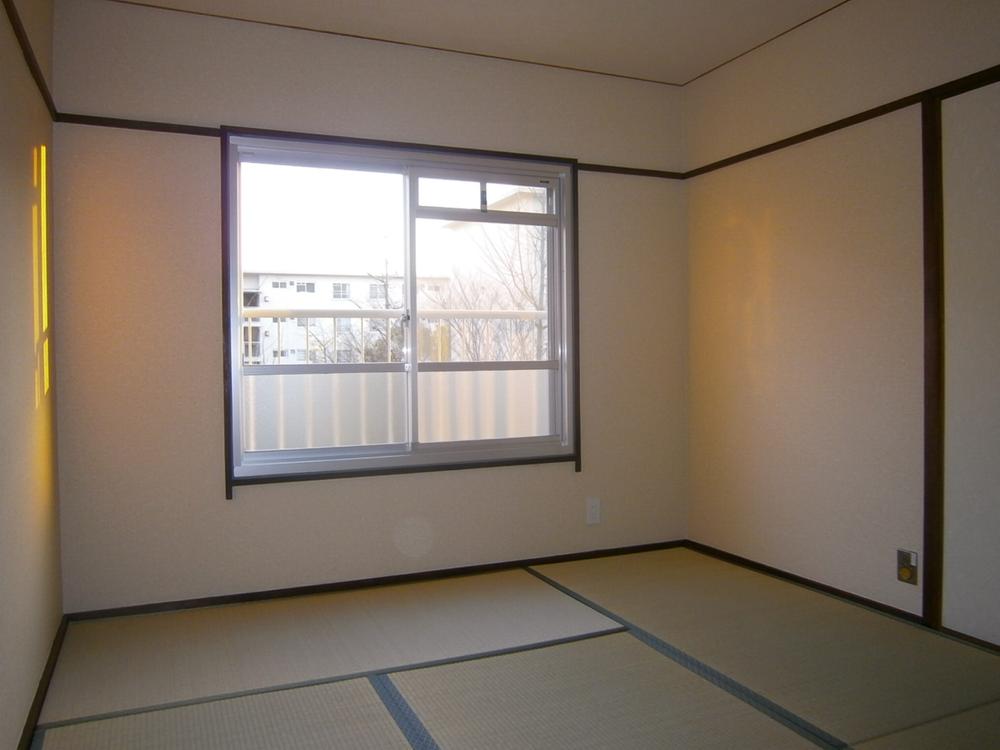 Non-living room. Because there is a window to the entire room, What room is also bright!