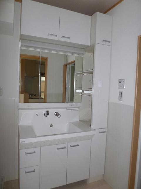 Wash basin, toilet. Indoor (July 2013) Shooting Vanity with side cabinet