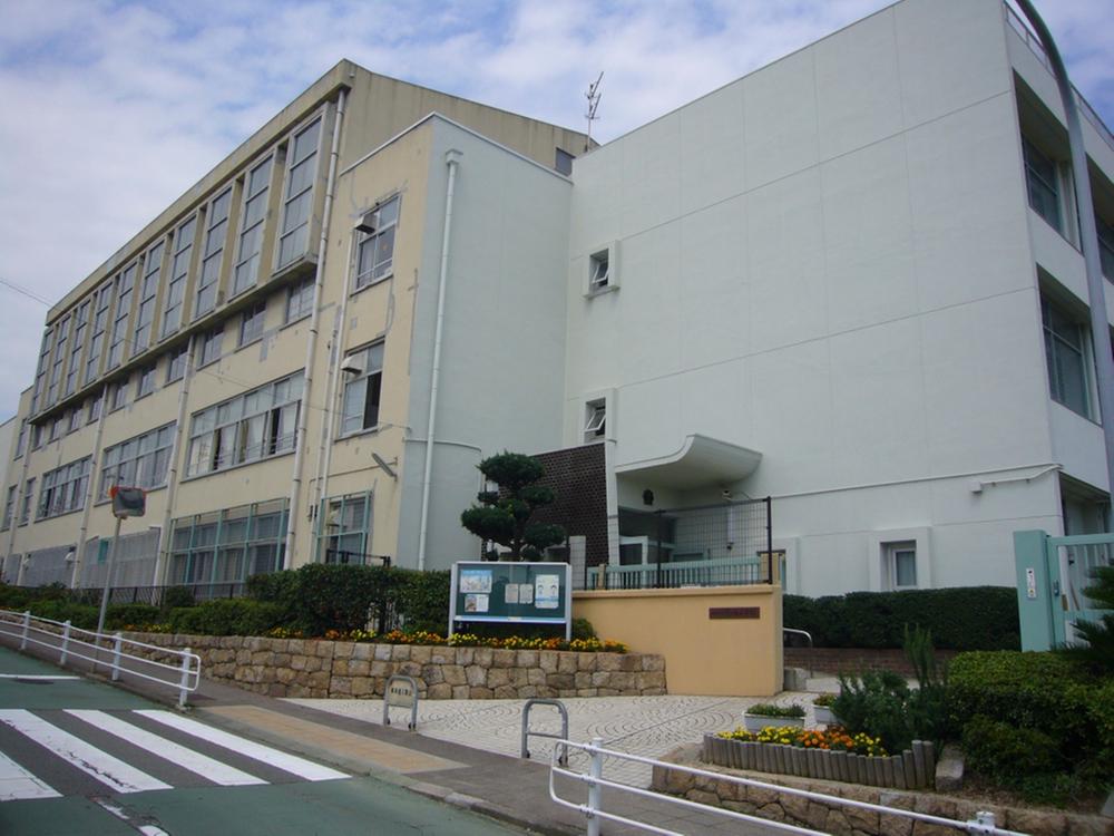 Primary school. 230m to Kobe Municipal Kasumigaoka Elementary School