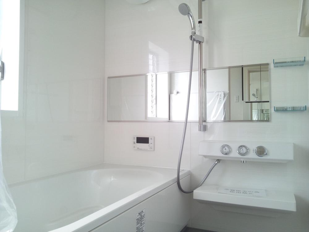 Same specifications photo (bathroom)