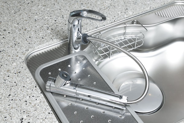 Kitchen.  [Water purifier integrated single lever faucet] It can be switched with one touch clean water and tap water. Head is a hand shower type of faucet that pulled out (same specifications)
