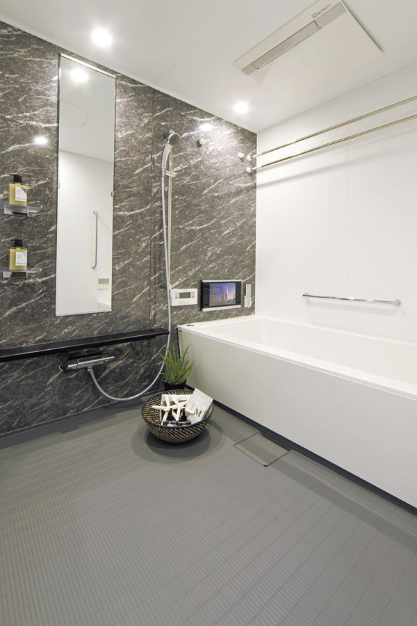 Bathing-wash room.  [Bathroom] Bathroom in which to relax both physically and mentally. Such as Ekomisuto the various functions is mounted, Comfortable features are standard equipment (H type model room)