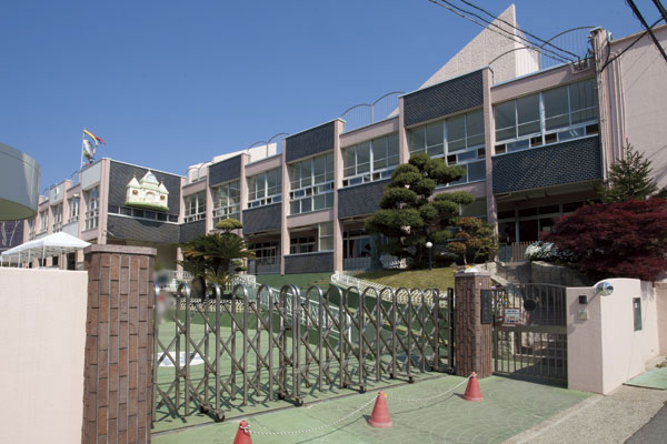 Surrounding environment. Kasumigaoka kindergarten (4-minute walk ・ About 290m)