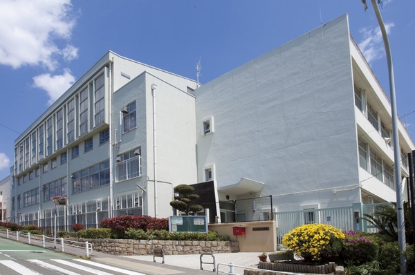 Kasumigaoka elementary school (4-minute walk ・ About 310m)