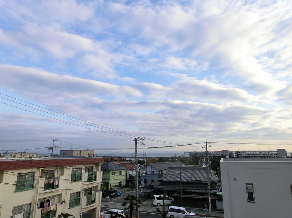 View photos from the dwelling unit. View from the site (December 2013) Shooting