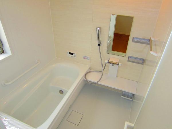Same specifications photo (bathroom). Unfinished because, Photograph is the one of the company's specifications.