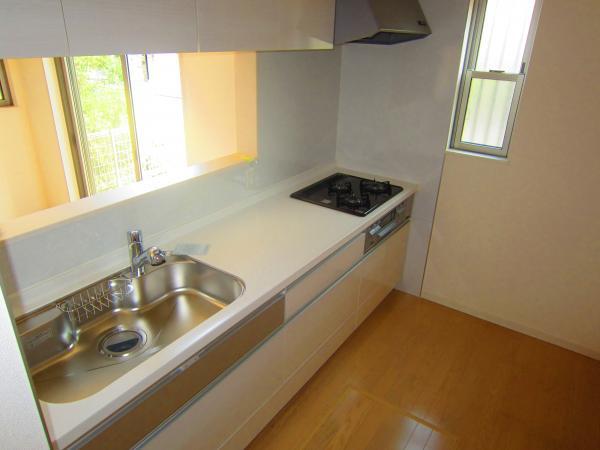 Same specifications photo (kitchen). Unfinished because, Photograph is the one of the company's specifications. 