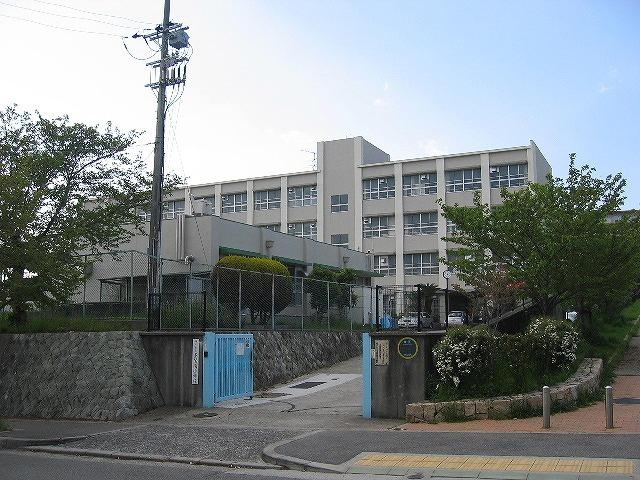 Primary school. 533m to Kobe Municipal Tamon Minami Elementary School
