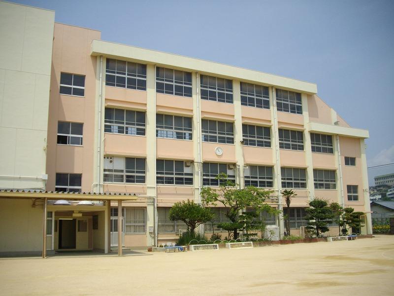 Primary school. 601m to Kobe Municipal Chiyogaoka Elementary School