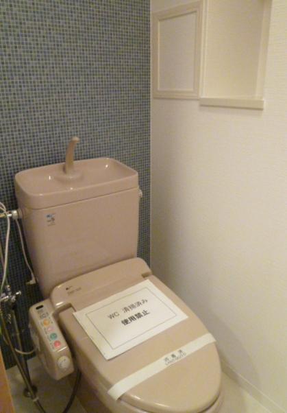 Toilet. Bidet ・ With shelf