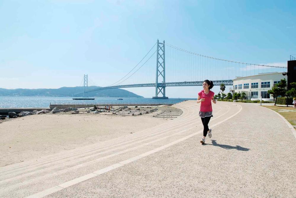 Other local. Running a view of the Akashi Kaikyo Bridge and the sea is comfortable! 