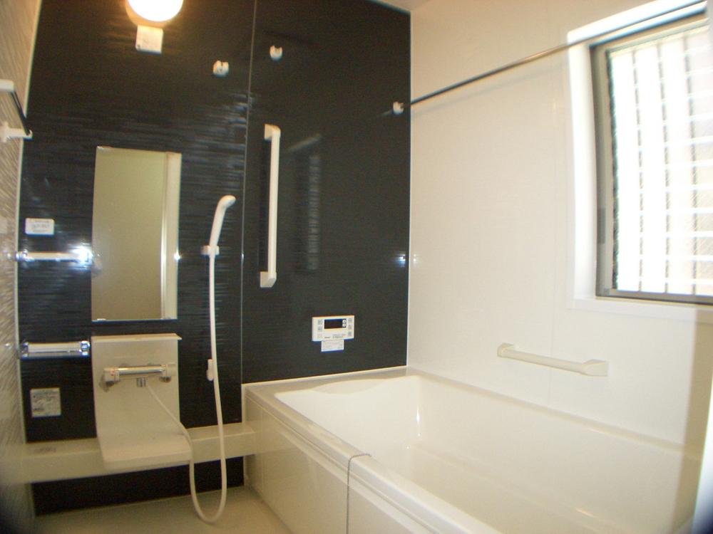 Same specifications photo (bathroom)