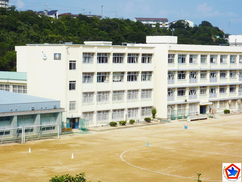 Junior high school. 1621m to Kobe Maiko junior high school