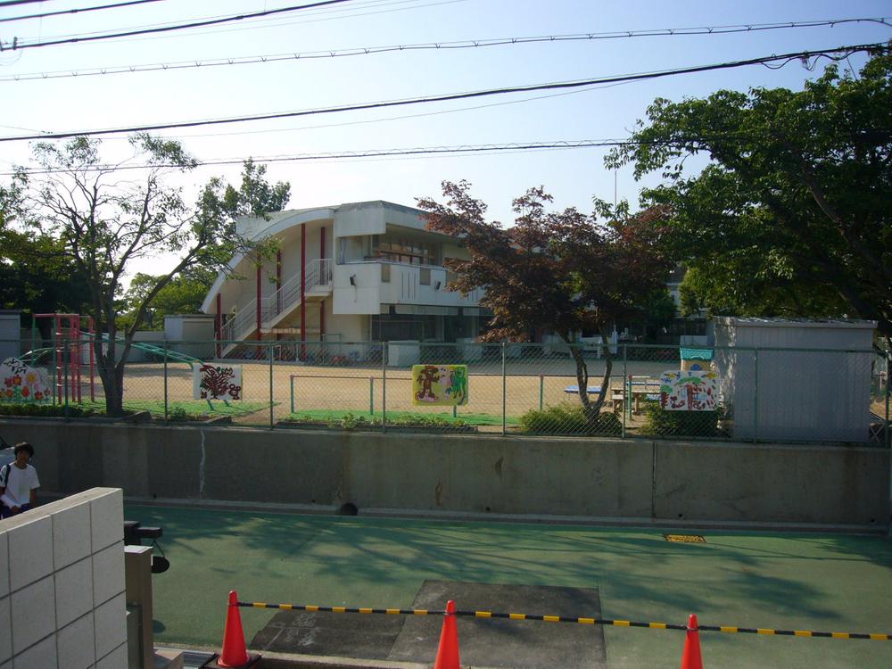 kindergarten ・ Nursery. Sunflower kindergarten walk about 3 minutes