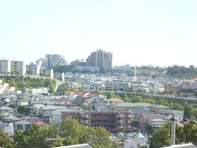 View photos from the dwelling unit. View from the site (October 2013) Shooting