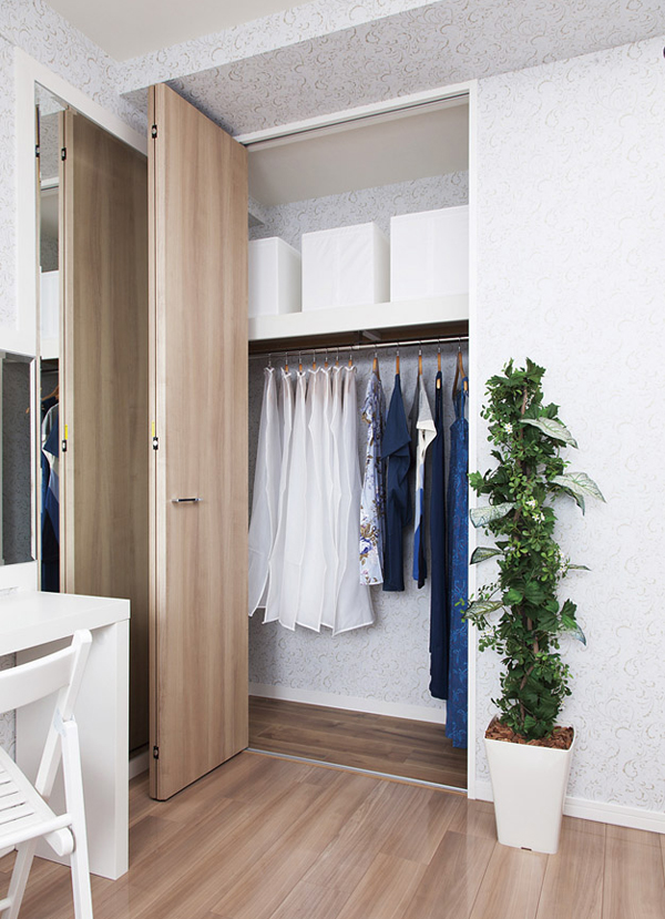 Receipt.  [closet] It is a closet that can organize the clothing and accessories such functionally (same specifications)