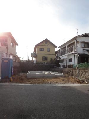 Local appearance photo. Local (11 May 2013) Shooting