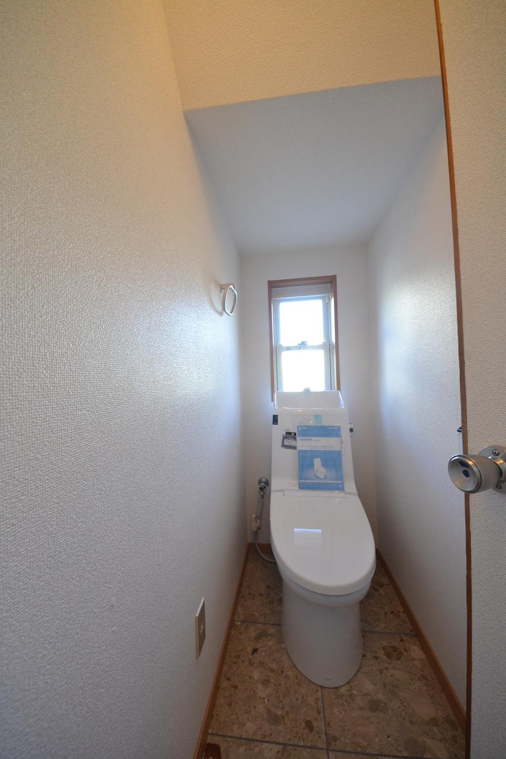 Toilet. Indoor (December 26, 2013) Shooting