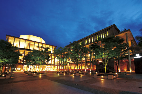 Surrounding environment. Hyogo Performing Arts Center (19 minutes walk ・ About 1470m)