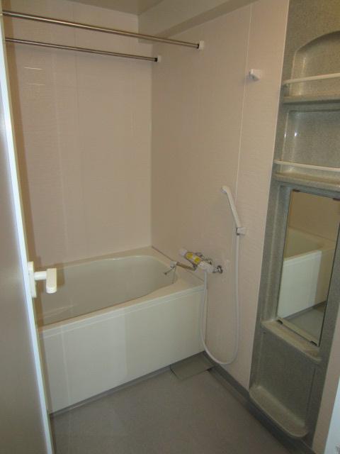 Bathroom. Indoor (12 May 2013) Shooting