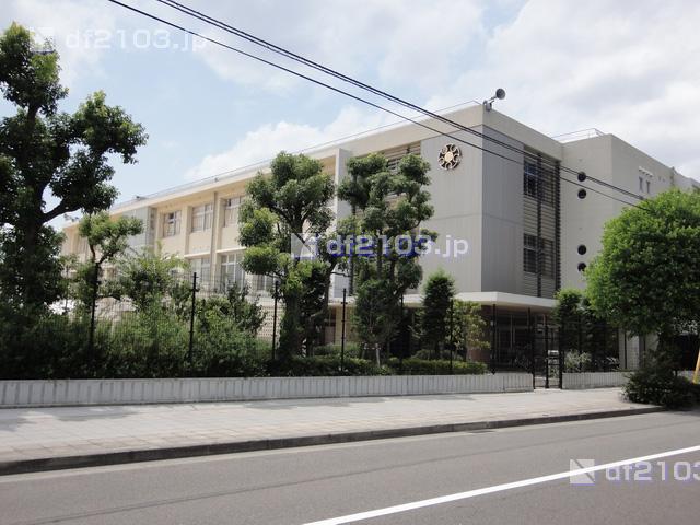 Primary school. 425m to Nishinomiya Municipal Tsumon Elementary School