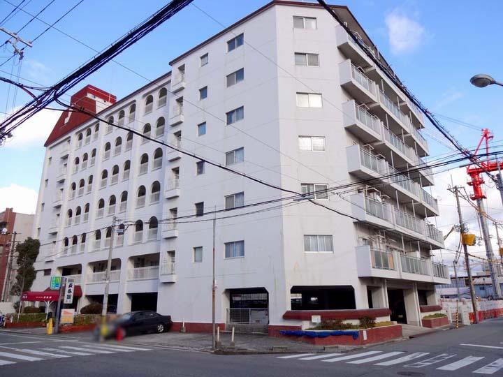 Local appearance photo. Showa 47 August Built in the year Mansion. JR ・ Hanshin ・ Is 3Way that can be accessed highly convenient area of Hankyu line