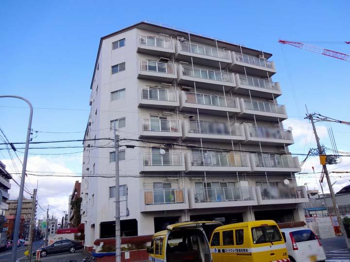 Local appearance photo. Showa 47 August Built in the year Mansion. JR ・ Hanshin ・ Is 3Way that can be accessed highly convenient area of Hankyu line