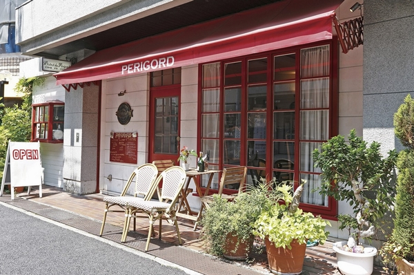 Bistro du Périgord (13 mins ・ About 970m). Of French that is loved by the local long-established. Menu using local produce aggressively, Many ingenious things, Is alive chef of sensibility walked to eat all over the world