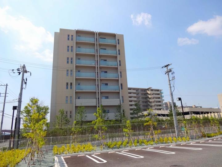 Local appearance photo. A convenience store in the surrounding area ・ Super There is very convenient