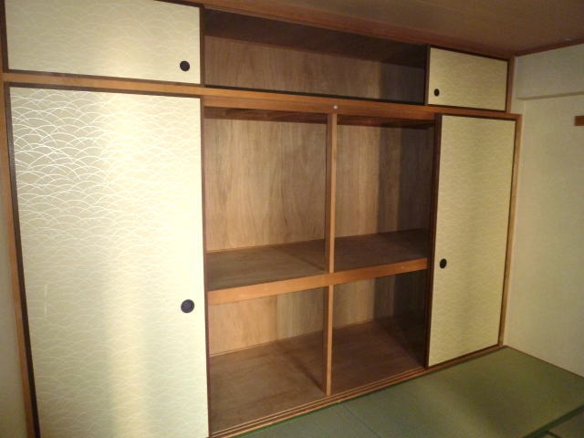 Receipt. Closet of Japanese-style room Spacious is in two between the minute