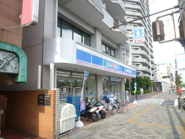 Convenience store. 339m until Lawson Tsutootsuka the town store (convenience store)