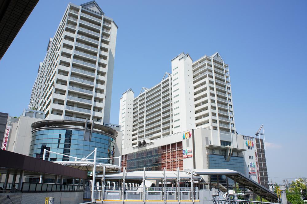Shopping centre. ACTA until Nishinomiya 1106m