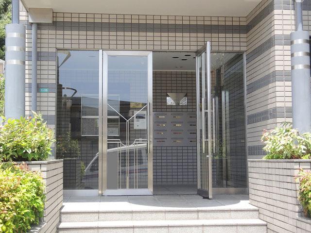 Entrance. It will be to the southeast angle of the room, The room is also very bright there is a window in all rooms