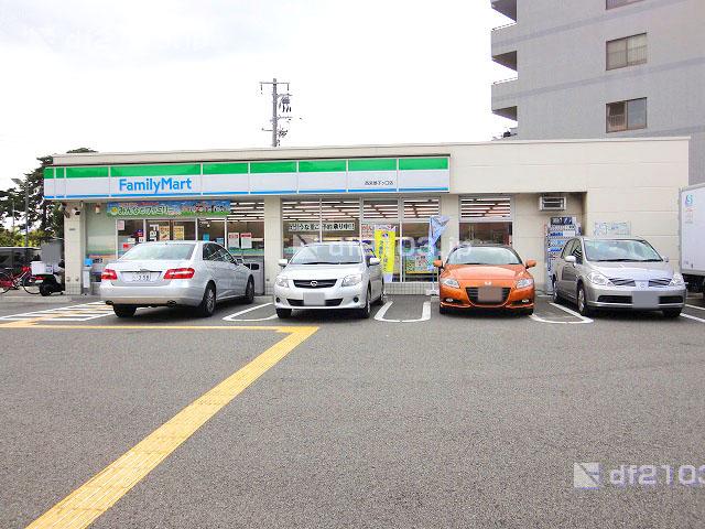 Convenience store. FamilyMart 391m to Nishinomiya lion months outlet store