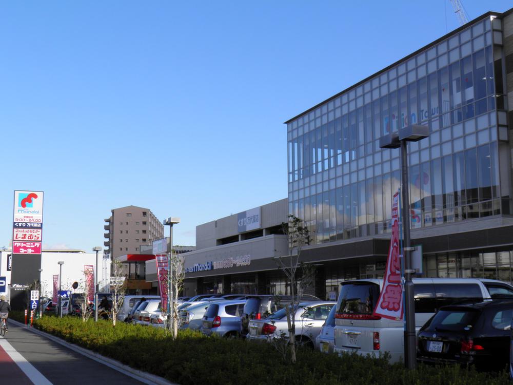 Shopping centre. 826m until Million Town Nishinomiya foreshore-cho